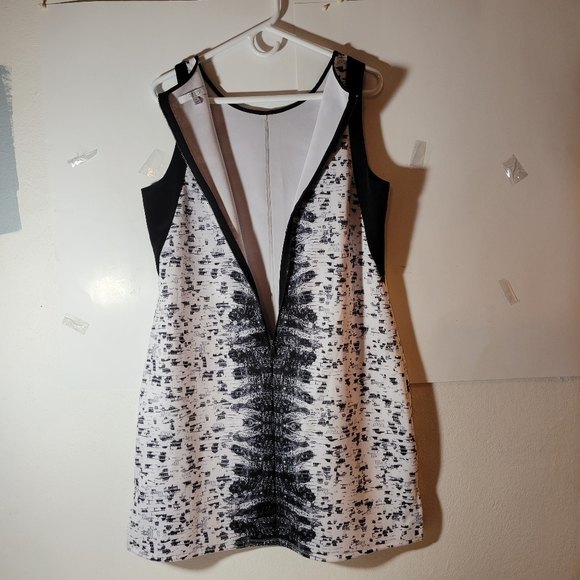 Reed Abstract Animal print sleeveless scoop neck mini dress size large - Picture 10 of 10